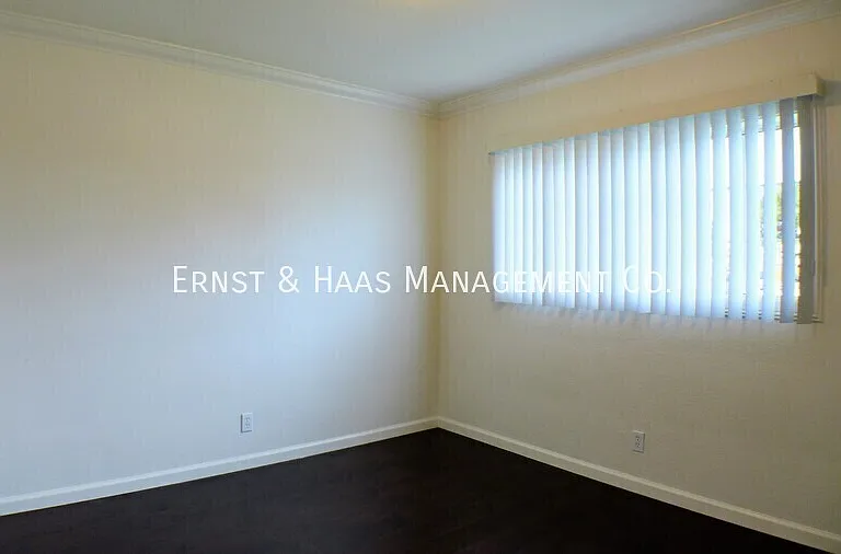 8275 California St — Photo 12