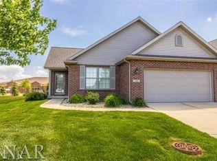 1347 Pine Forest Dr, Normal, IL 61761