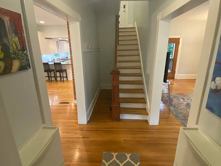 520 King George Ave SW — Photo 9