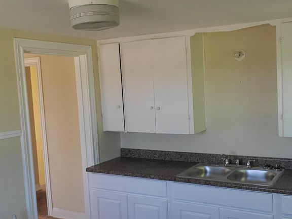 5th image of 1722 Van Loan Ave #A