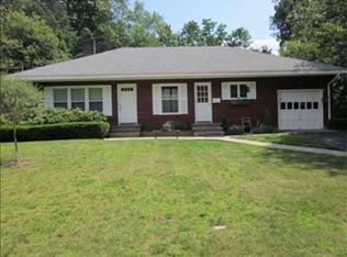 13 Lucerne Dr, Andover, MA 01810