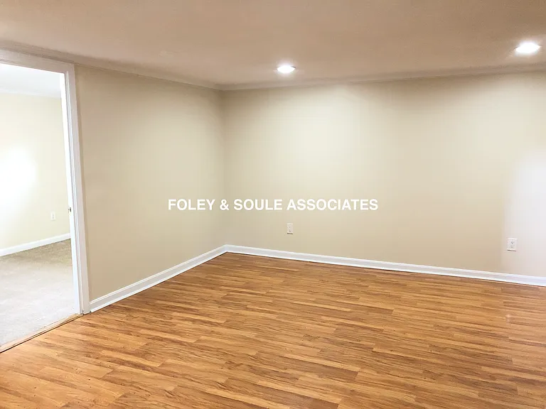 7 Oak St #5 — Photo 14