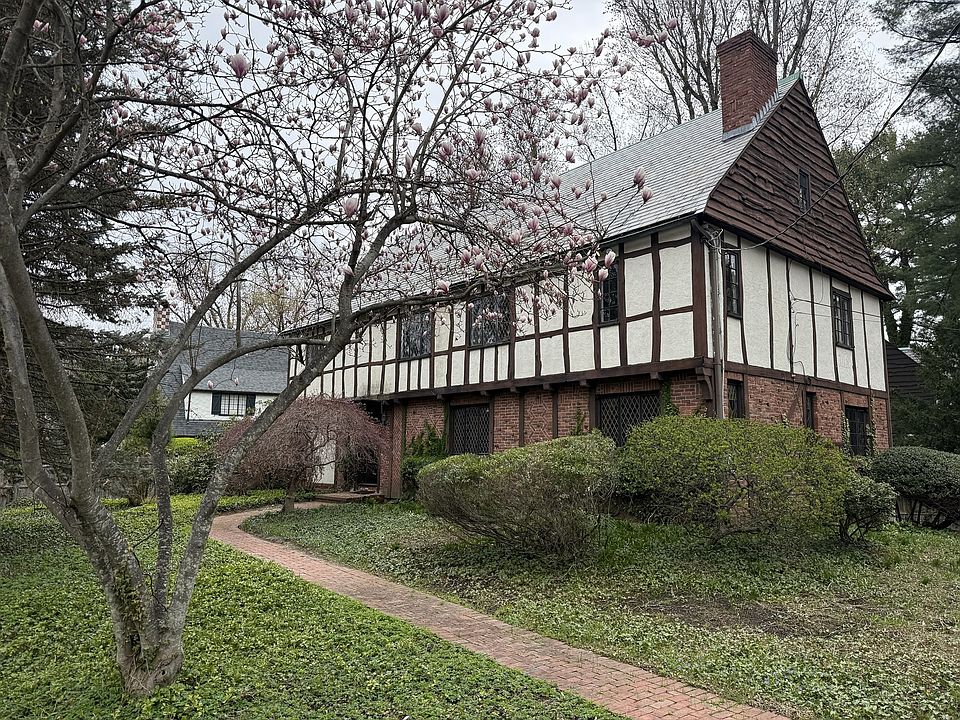 1st image of 764 Hammond St