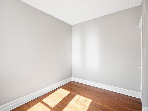 4th image of 596 Wyona St #6