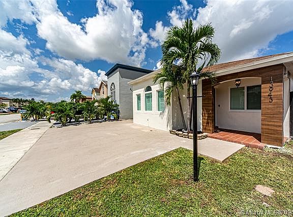 2nd image of 13943 SW 161st Ter