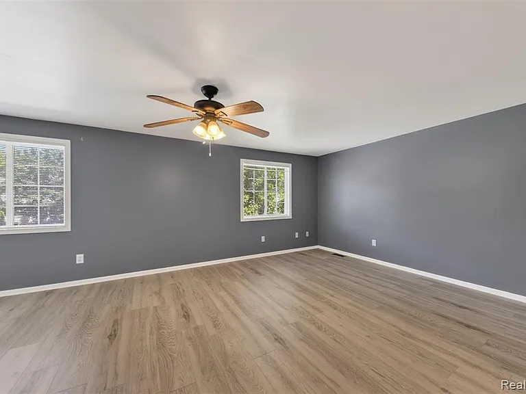 16515 Terrace Village Dr — Photo 45