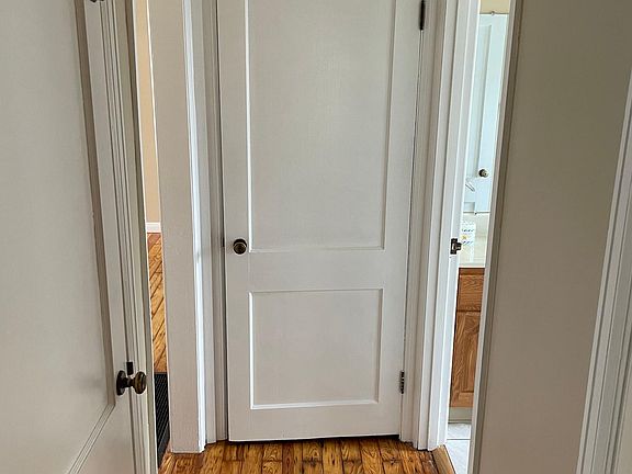 4th image of 2804 Hiawatha St