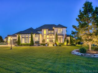 18420 E Persimmon Ln, Owasso, OK 74055