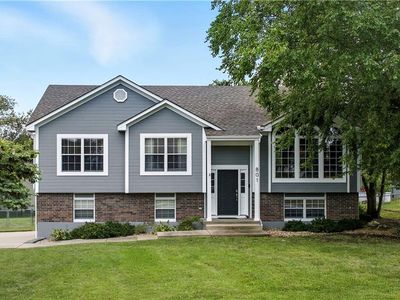 801 Stratford Dr, Raymore, MO, 64083