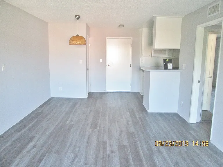 Lido Apartments - 3745 Glendon Ave — Photo 12