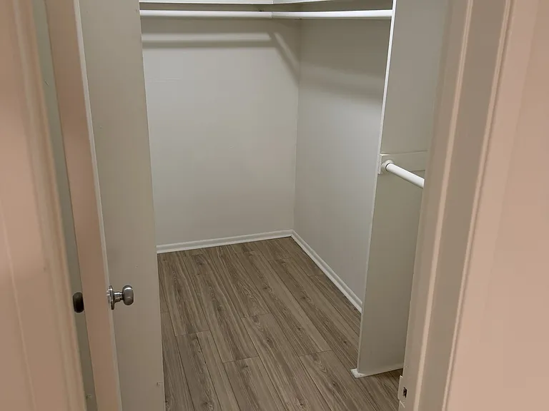 4310 Ventura Cyn Ave — Photo 22