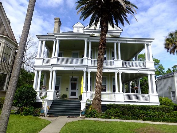 The Historic "Palm Villa"