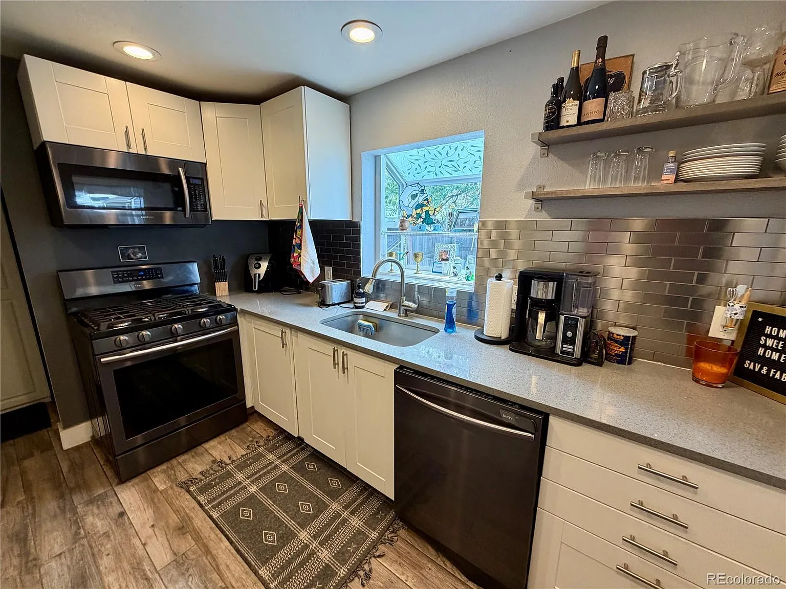 2 bed, 1.5 bath, 840 sqft, $2,470 — Photo 4