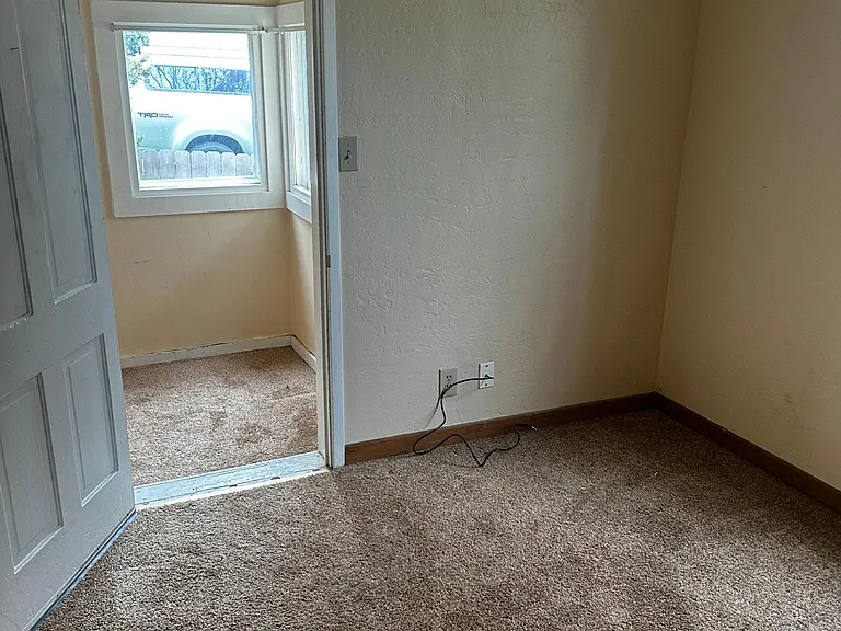 168 Lincoln St — Photo 2