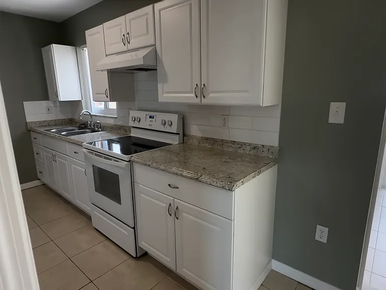 22320 Lasalle Rd — Photo 8