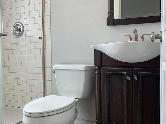 3rd image of 2609 W Wabansia Ave #2