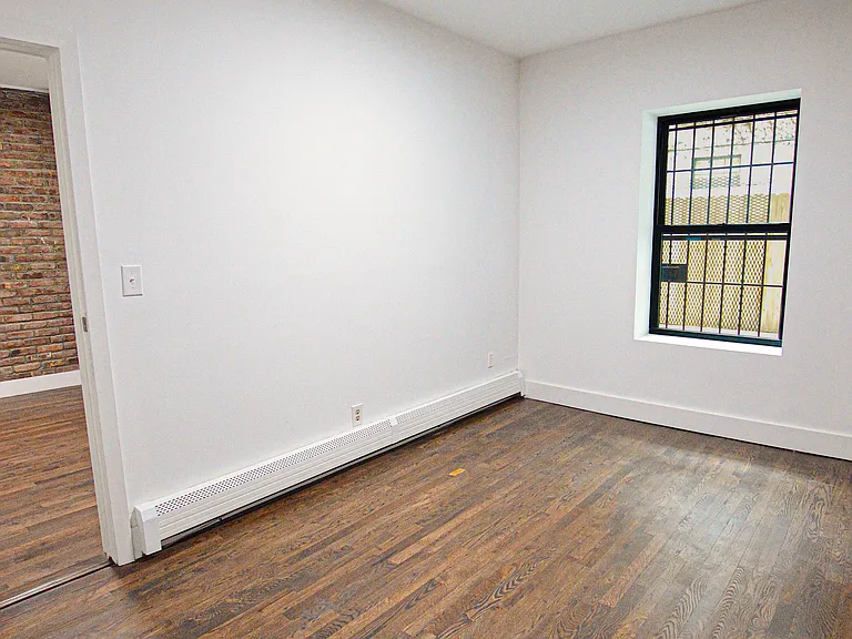 315 W 29th St #1B — Photo 2