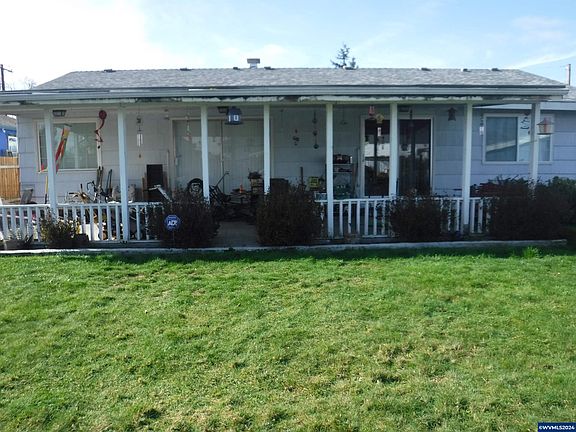 4th image of 964 Vinyard Ave NE