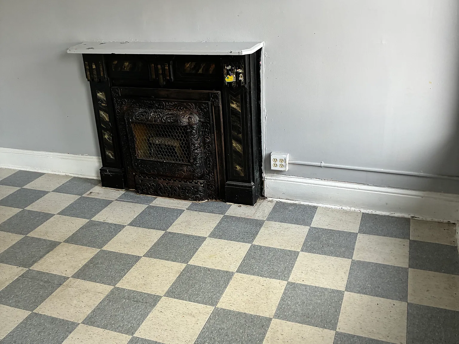 4 bed, 2850 sqft, $2,300 — Photo 3