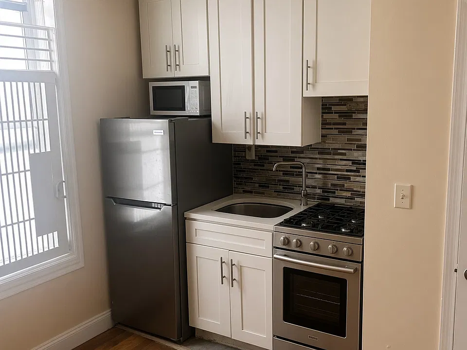 2 W 120th St #4M