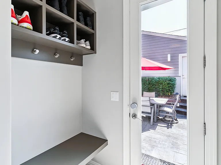 2428 N Clarkson St — Photo 17