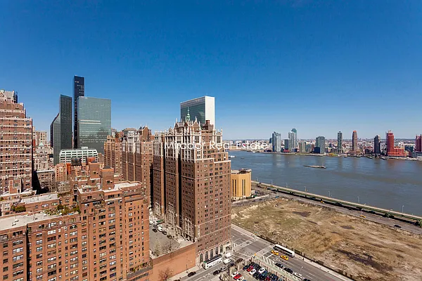 Rented by Mirador Real Estate | media 21