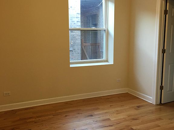 5th image of 3352 W Wilson Ave APT 2E