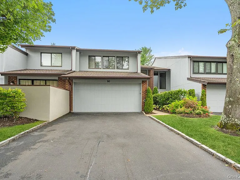 90 Foxwood Dr — Photo 27
