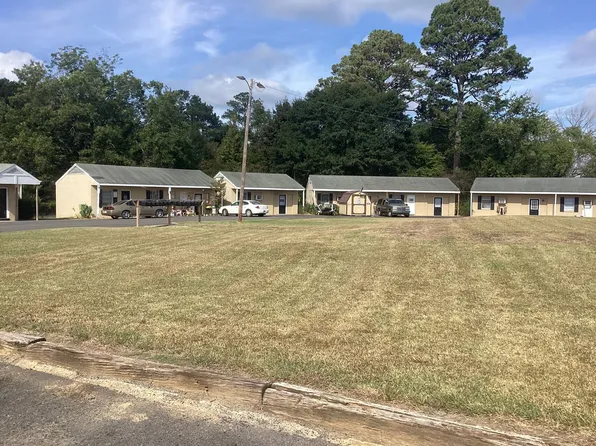 329 -G1- Town and Country Apartments
