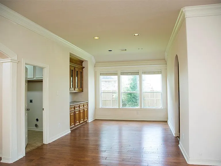 2032 Cork St — Photo 3