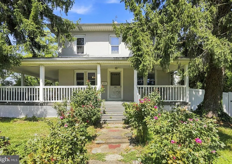 400 Chapel Ave