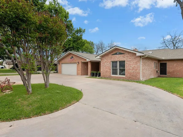 407 Olympia Fields, Meadowlakes, TX 78654