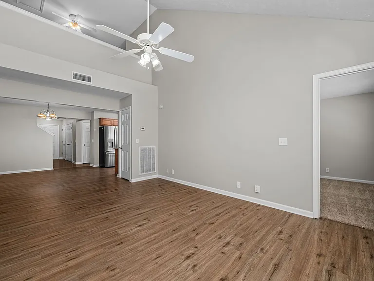 113 Lancaster Gate Pl — Photo 15