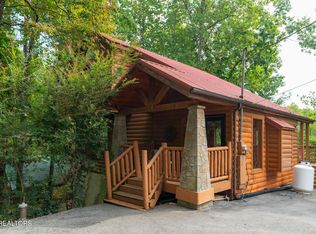 1316 Pine Trl, Pigeon Forge, TN 37876