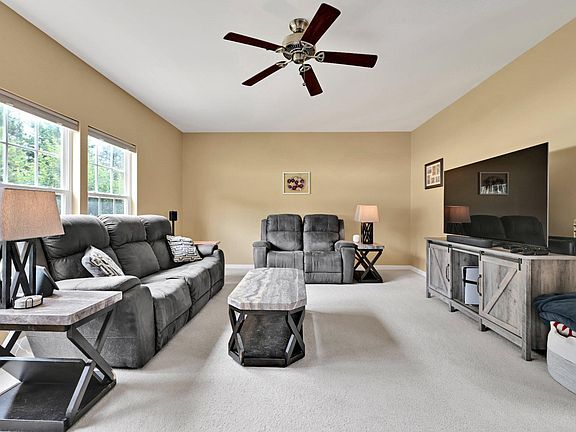 4th image of 2720 Quaker Ct