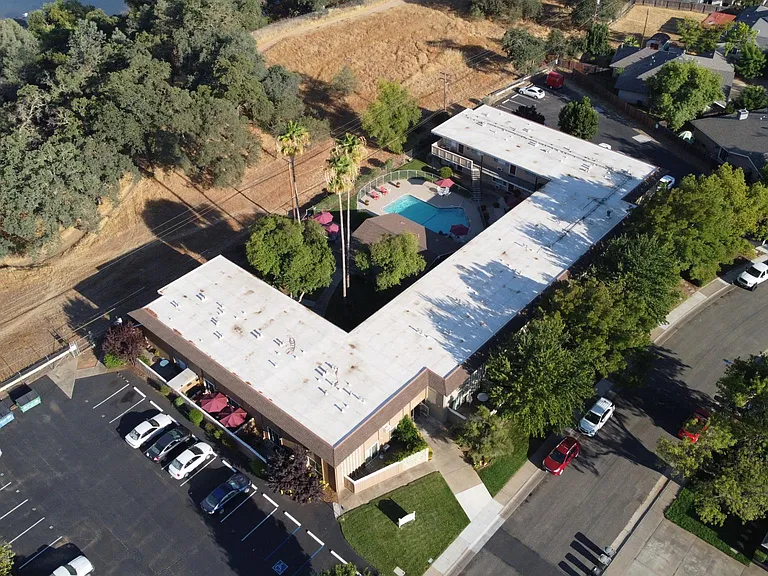 River's Bend Apartments — Photo 15