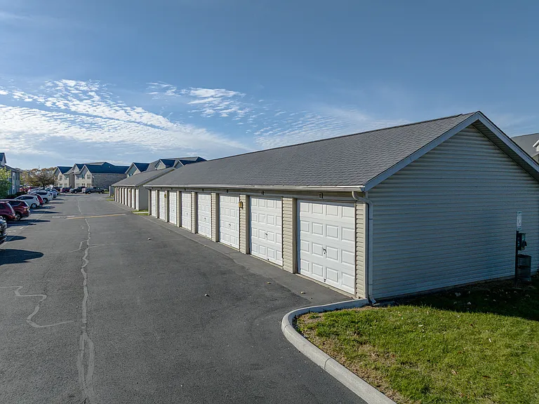 Sterling Park Apartments — Photo 9