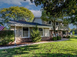 5724 Gladstone Ln, Greendale, WI 53129