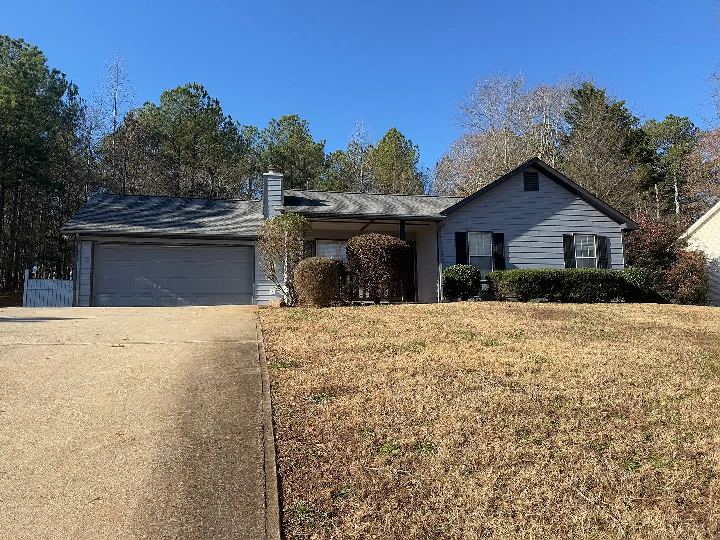 3 Bedroom 2 Bathroom Ranch Home — Photo 2