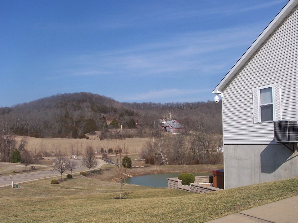 2nd image of 3717 Ashburn Ct