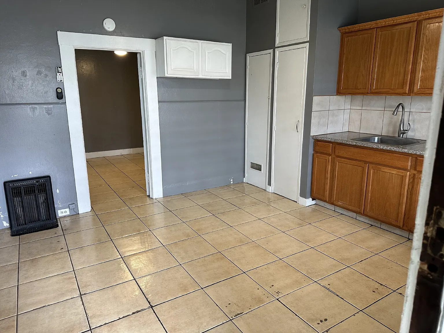 1 bed, 1.0 bath, $850 — Photo 2