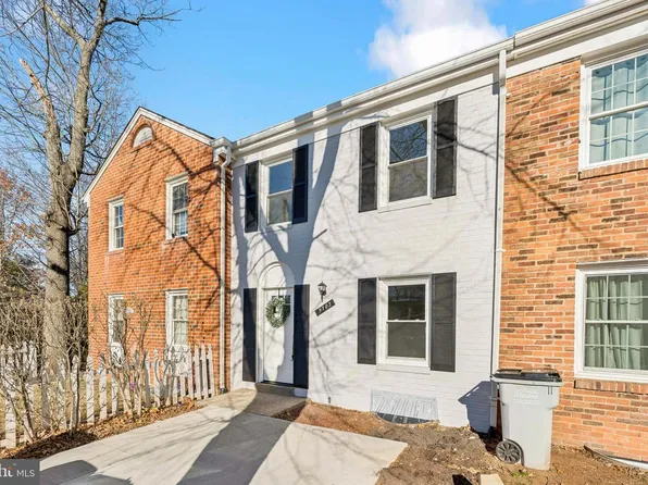 9703 Bragg Ln, Manassas, VA 20110