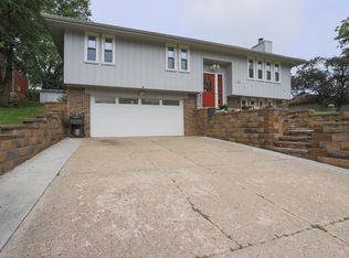 102 Heesch Ave, Treynor, IA 51575