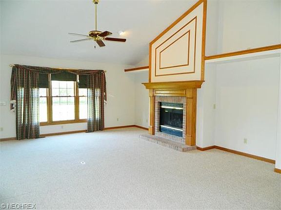3rd image of 89 Kingston Dr