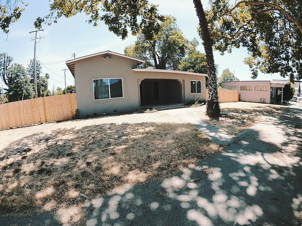 7074 N Winton Way photo 1