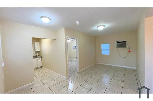 Building Photo - 774 NW 41st St #4