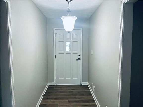 3rd image of 637 Rae Dr