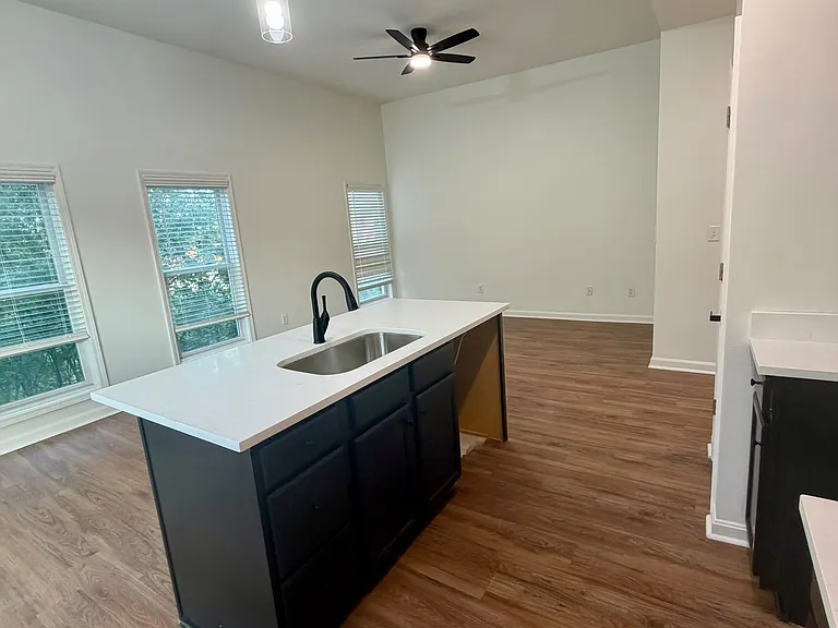 10639 Meeting St #401 — Photo 4