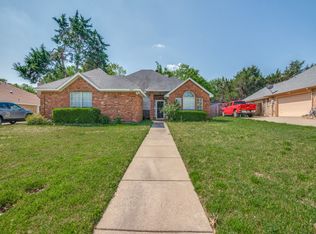1537 Kari Ann Dr, Cedar Hill, TX 75104