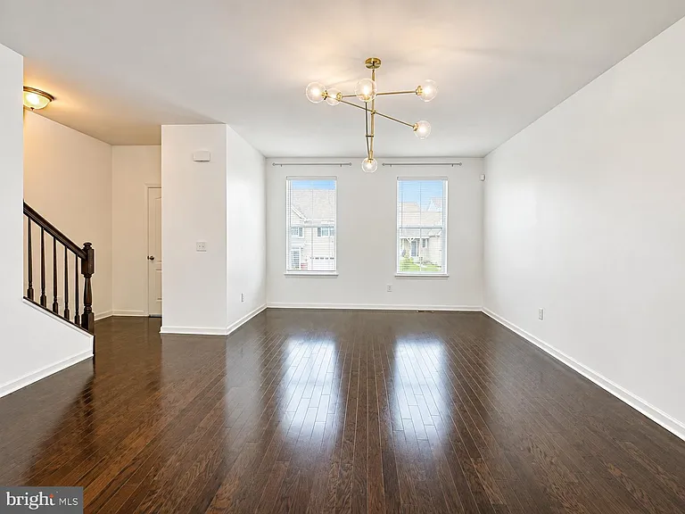 4811 Hicks Dr — Photo 8